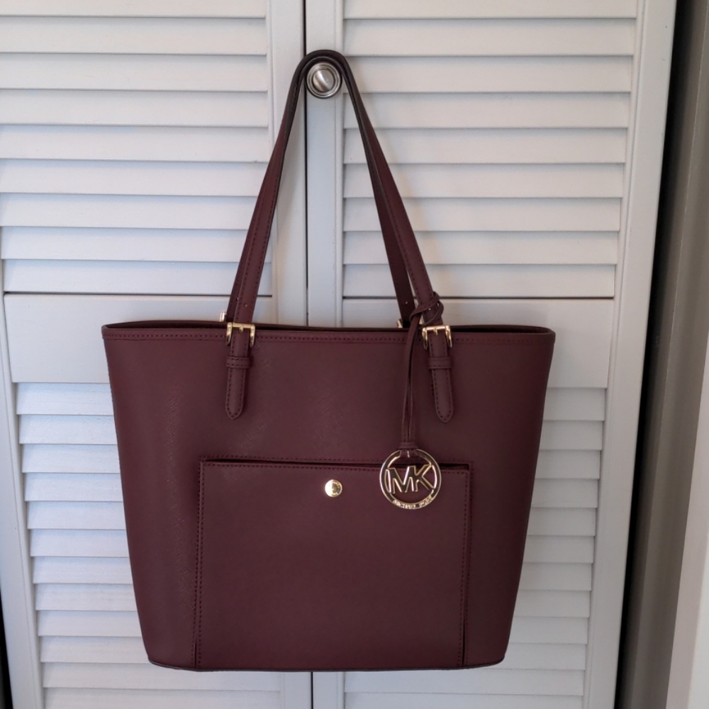 Michael Kors Jet Set Tote with Front Pocket